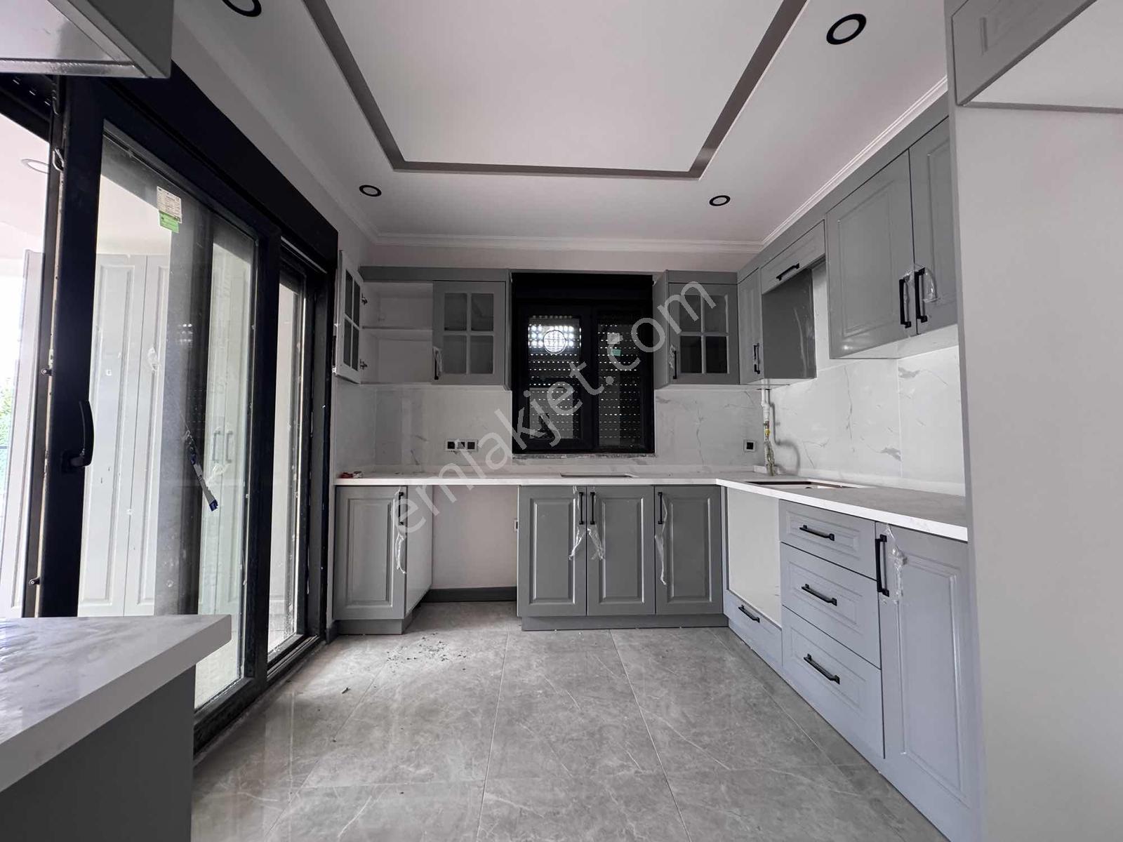Çankaya'Dan Pelitköyde Fırsat Fiyat Acil Satılık 4+1 270M2 Villa