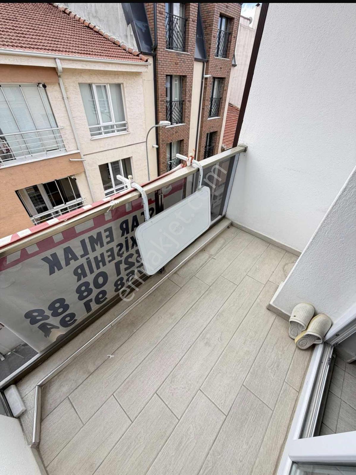 Akademi'den Cadde Yakını Balkonlu Bakımlı Satılık 3+1 — fotoğraf 6