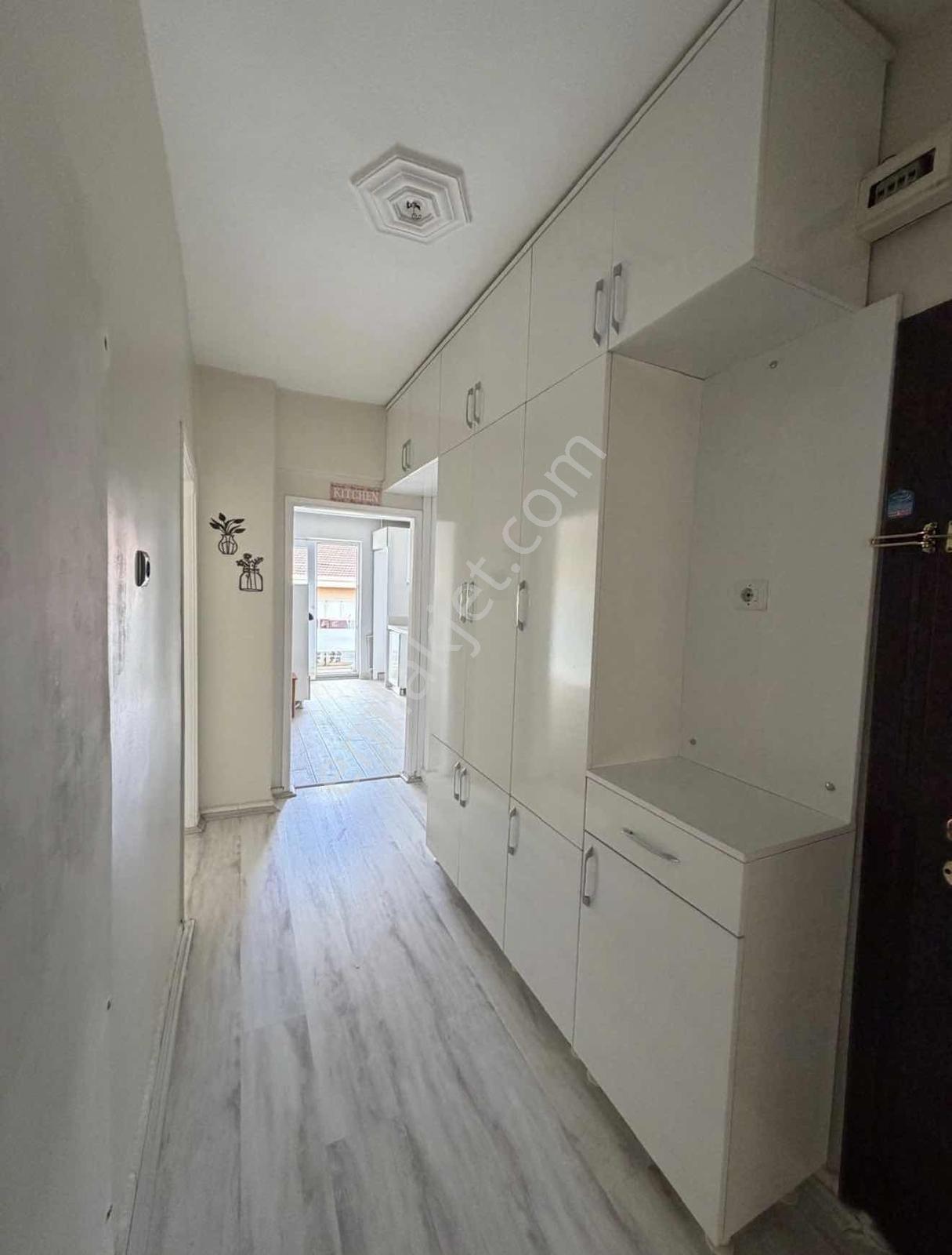 Akademi'den Cadde Yakını Balkonlu Bakımlı Satılık 3+1 — fotoğraf 14