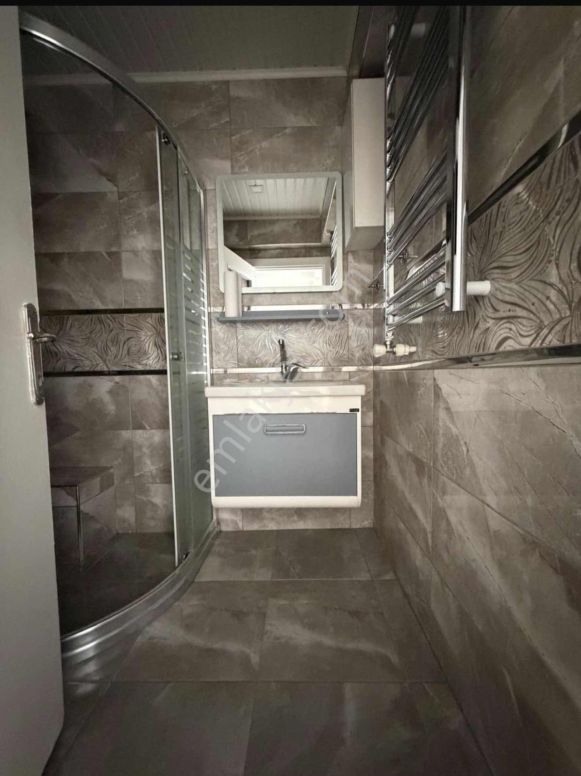 Akademi'den Cadde Yakını Balkonlu Bakımlı Satılık 3+1 — fotoğraf 22