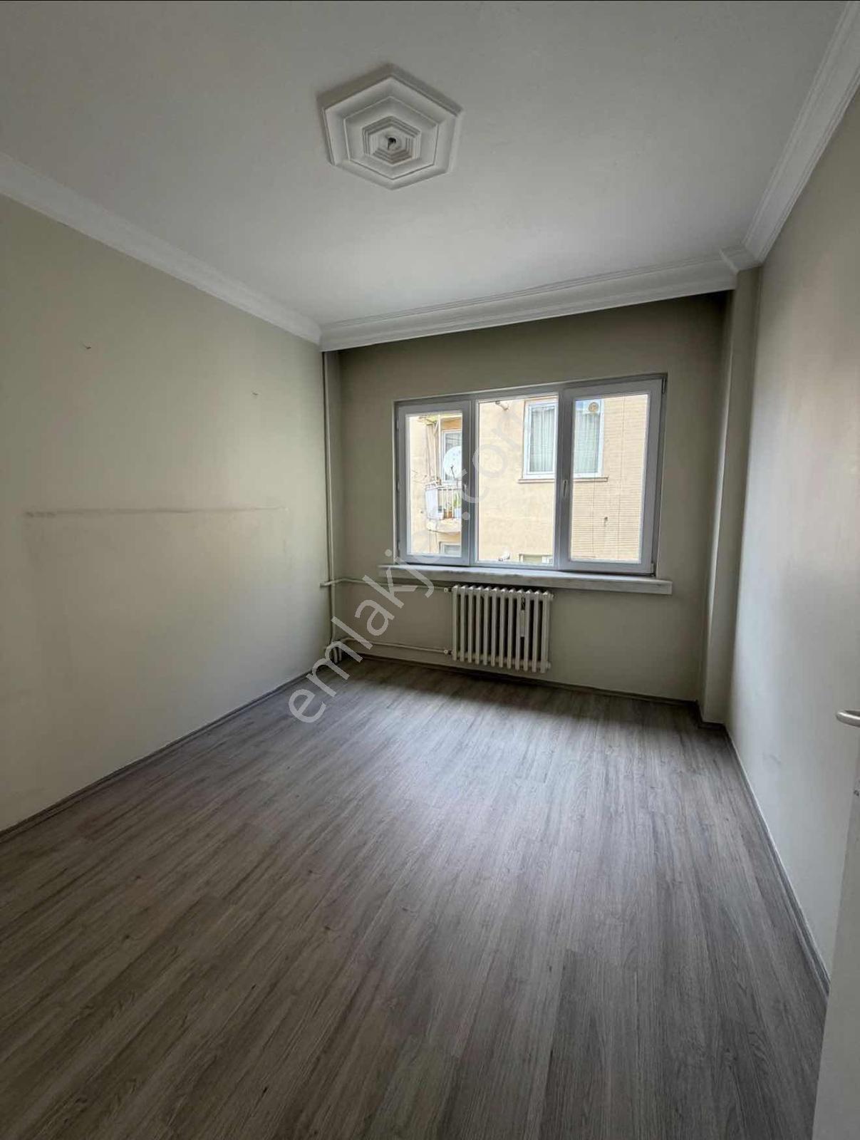 Akademi'den Cadde Yakını Balkonlu Bakımlı Satılık 3+1 — fotoğraf 24