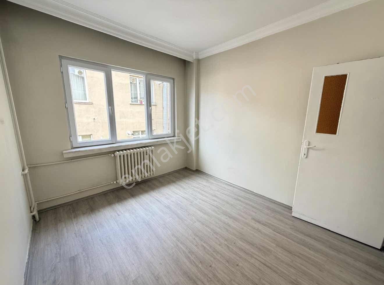 Akademi'den Cadde Yakını Balkonlu Bakımlı Satılık 3+1 — fotoğraf 25