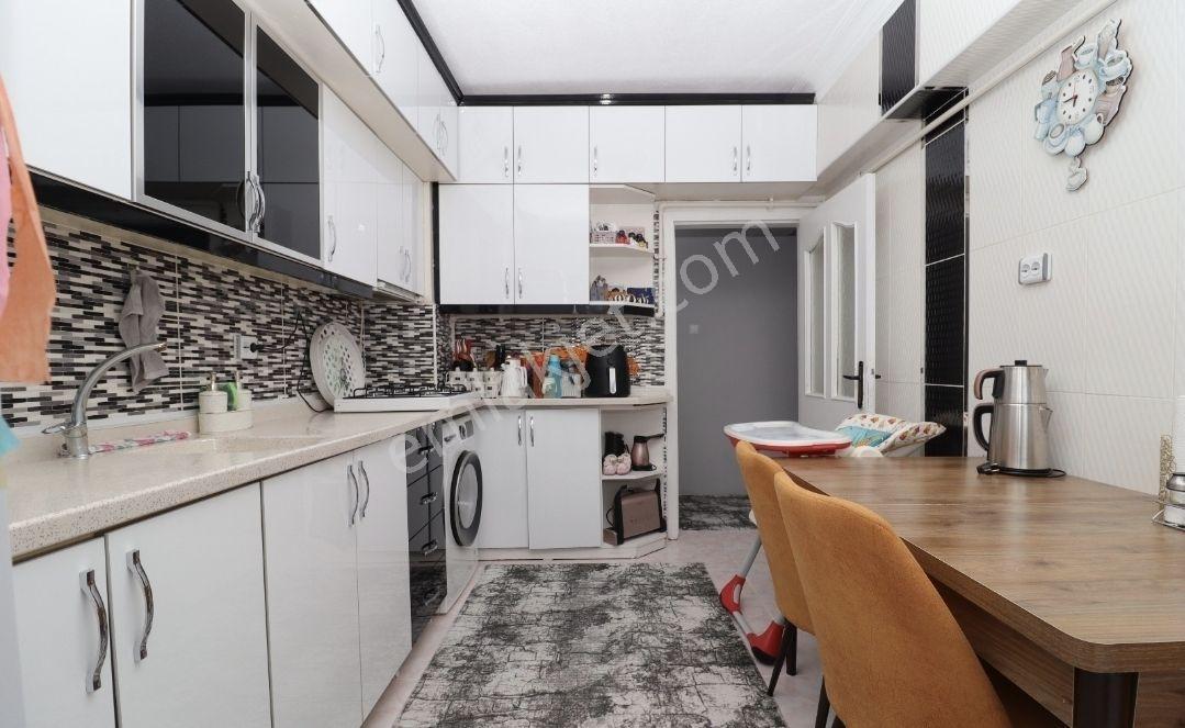 Atakent'te Asansörlü Arakat Trene, Sağlık Ocağına Ykn Yapılı 3+1 — fotoğraf 3