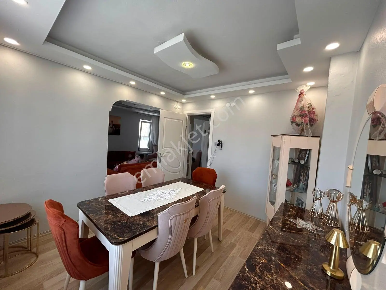 Bbs Gayrimenkul Den İspat Cami Mah. 2+1 İçi Tamamen Yapılmış Satılık Daire — fotoğraf 2