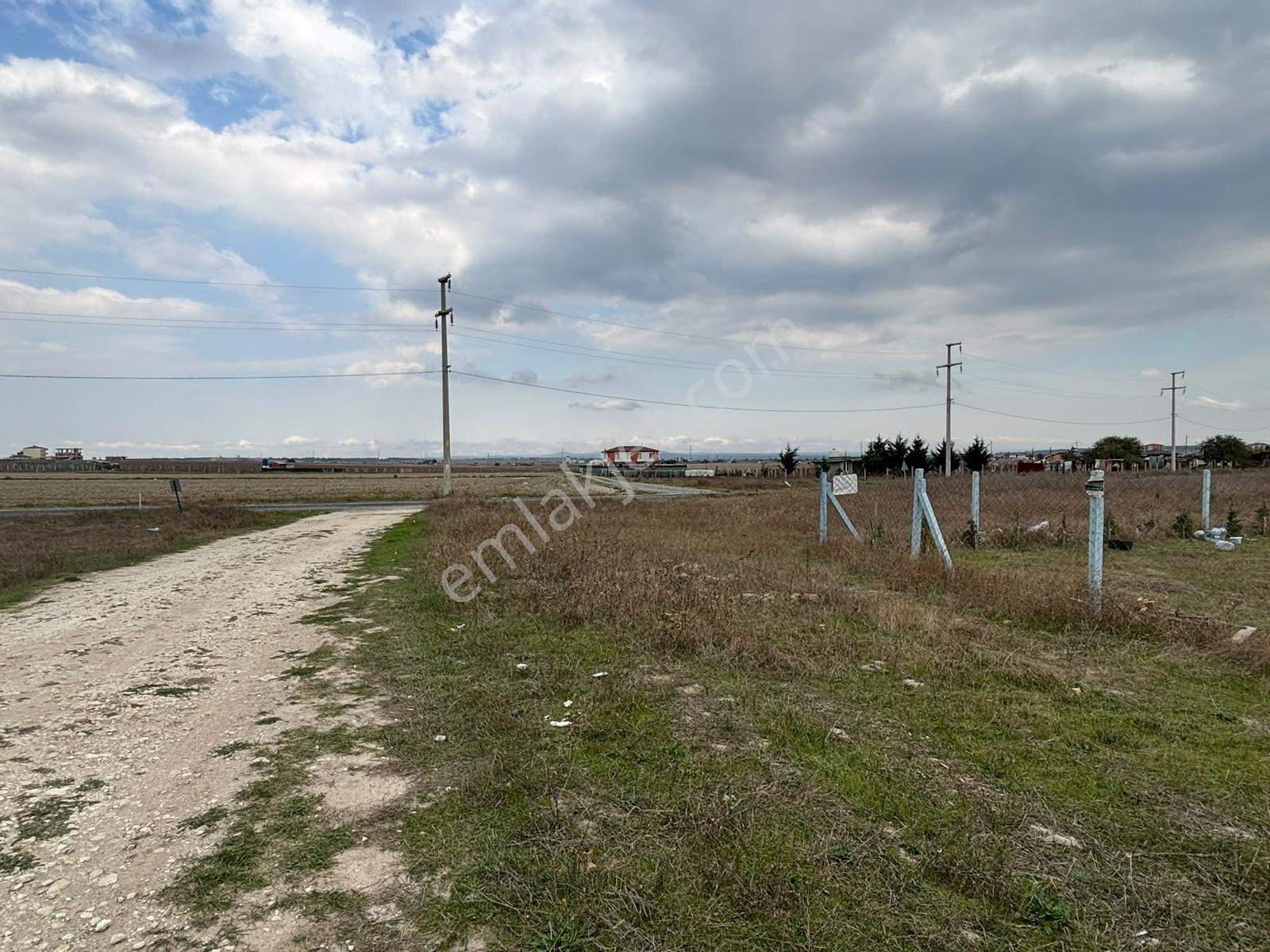 Güven'den 300m² İmarlı Tek Tapu Yola Cephe Fırsat Arsa !!!!!!!!! — fotoğraf 27