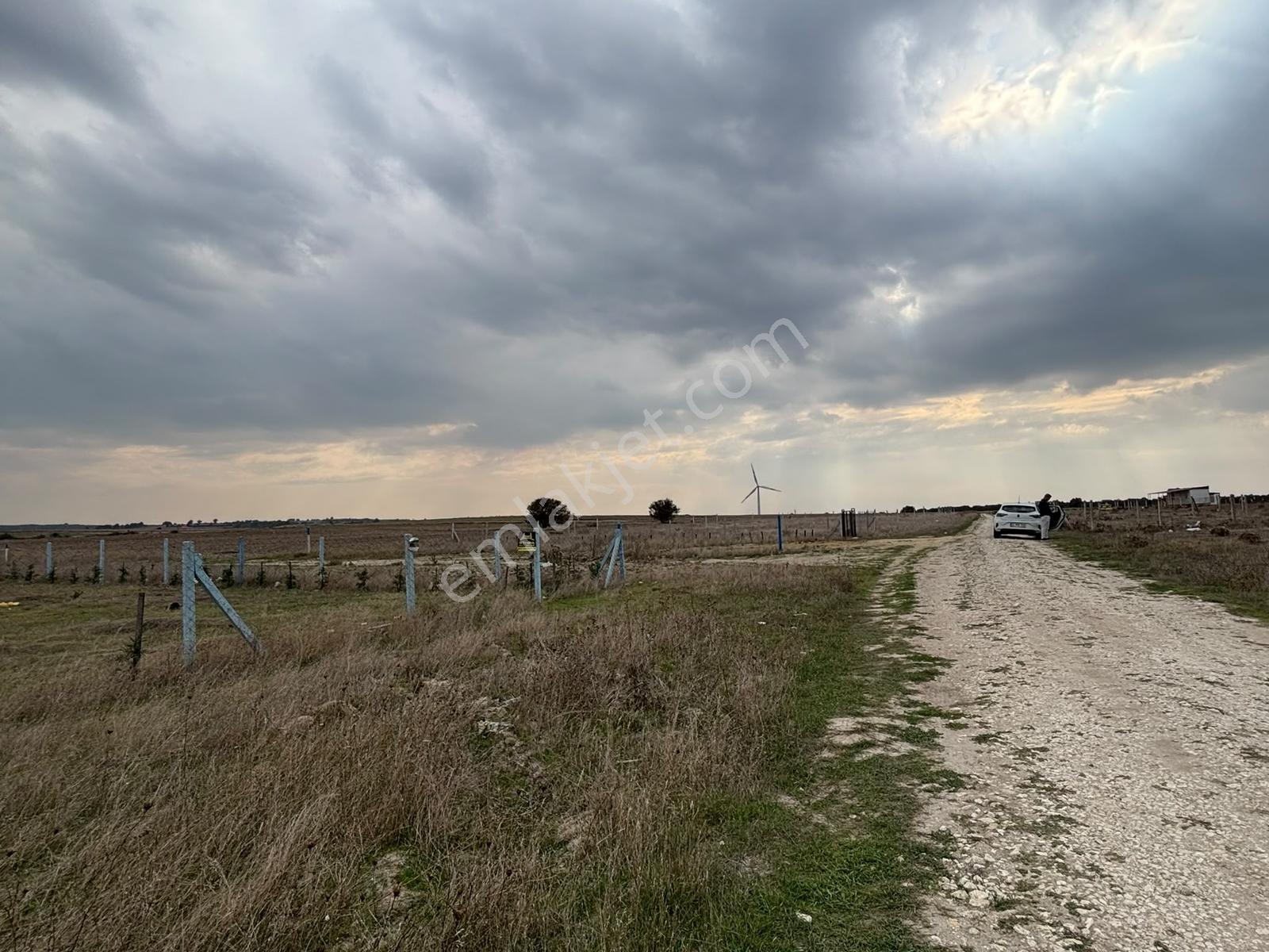 Güven'den 300m² İmarlı Tek Tapu Yola Cephe Fırsat Arsa !!!!!!!!! — fotoğraf 31