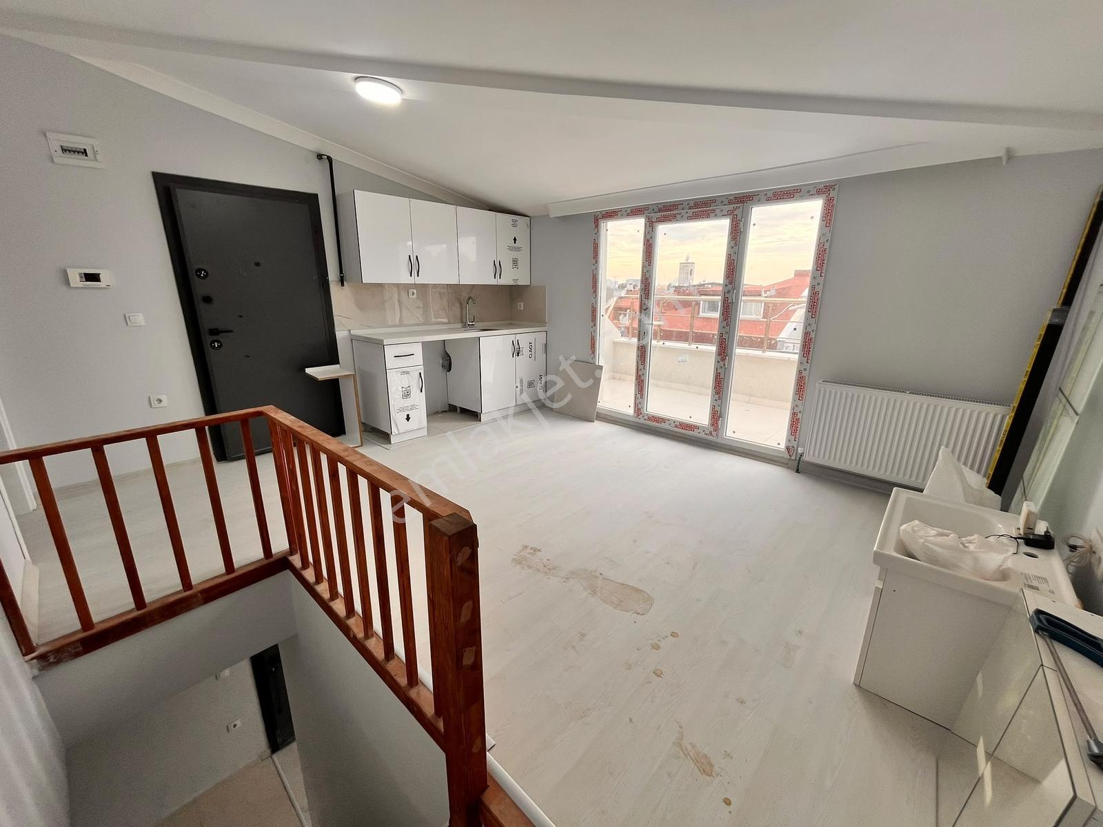 Kanarya'da 3+2 160m2 Tapu Masrafsız Kombi+ankastre Sıfır Dublex — fotoğraf 24