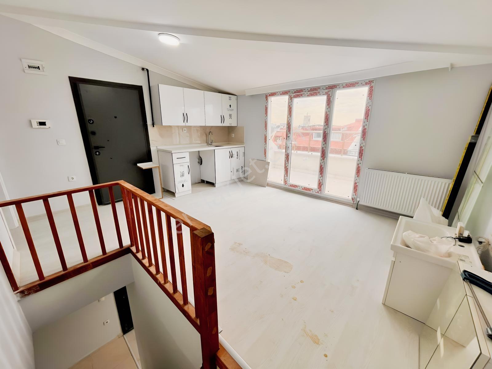 Kanarya'da 3+2 160m2 Tapu Masrafsız Kombi+ankastre Sıfır Dublex — fotoğraf 25