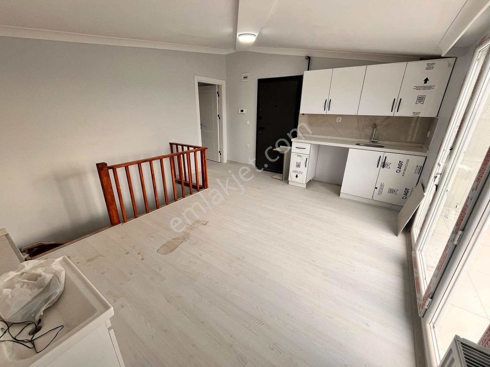 Kanarya'da 3+2 160m2 Tapu Masrafsız Kombi+ankastre Sıfır Dublex — fotoğraf 26