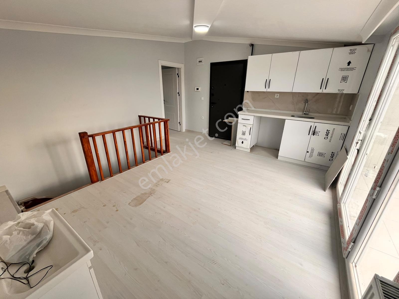 Kanarya'da 3+2 160m2 Tapu Masrafsız Kombi+ankastre Sıfır Dublex — fotoğraf 27