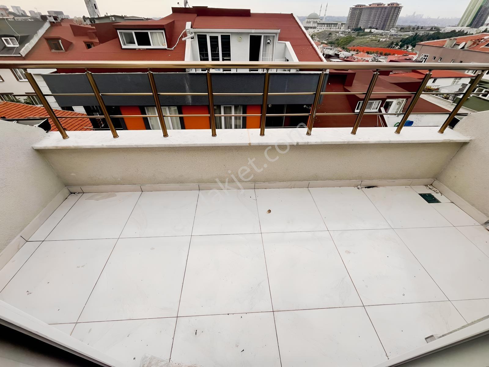 Kanarya'da 3+2 160m2 Tapu Masrafsız Kombi+ankastre Sıfır Dublex — fotoğraf 28