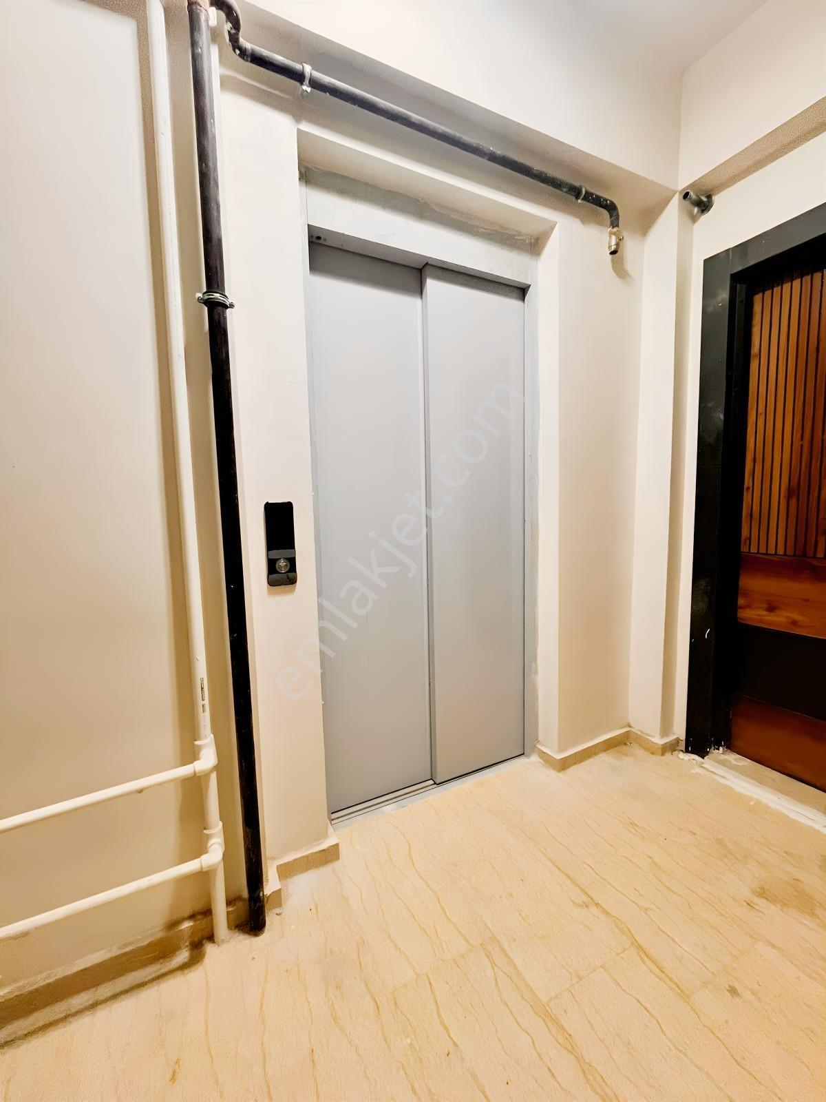 Kanarya'da 3+2 160m2 Tapu Masrafsız Kombi+ankastre Sıfır Dublex — fotoğraf 38