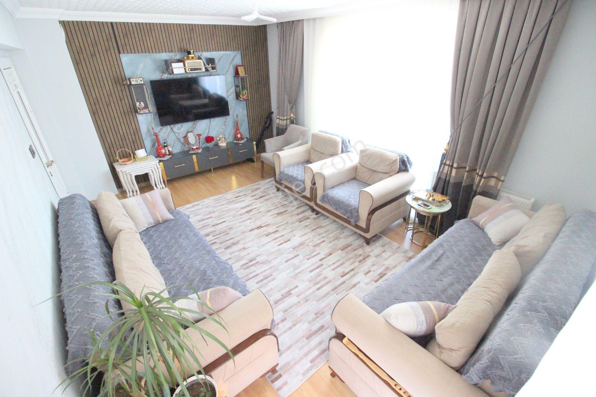 Hemdem Gayrimenkul'den Topçu'da 14.cadde Yanı Asansörlü Ön Cephe 5+2 Satılık Daire — fotoğraf 9