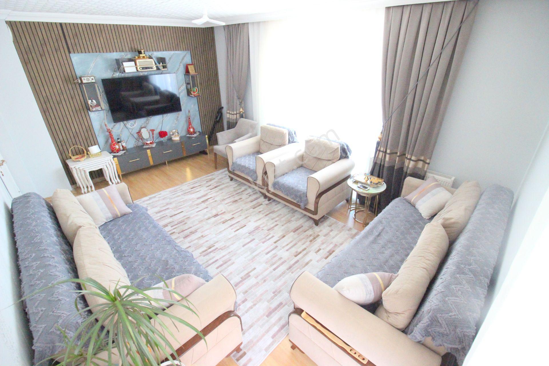Hemdem Gayrimenkul'den Topçu'da 14.cadde Yanı Asansörlü Ön Cephe 5+2 Satılık Daire — fotoğraf 14