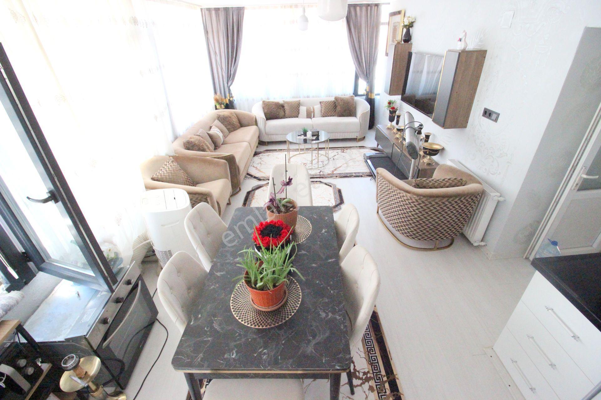 Hemdem Gayrimenkul'den Topçu'da 14.cadde Yanı Asansörlü Ön Cephe 5+2 Satılık Daire — fotoğraf 23