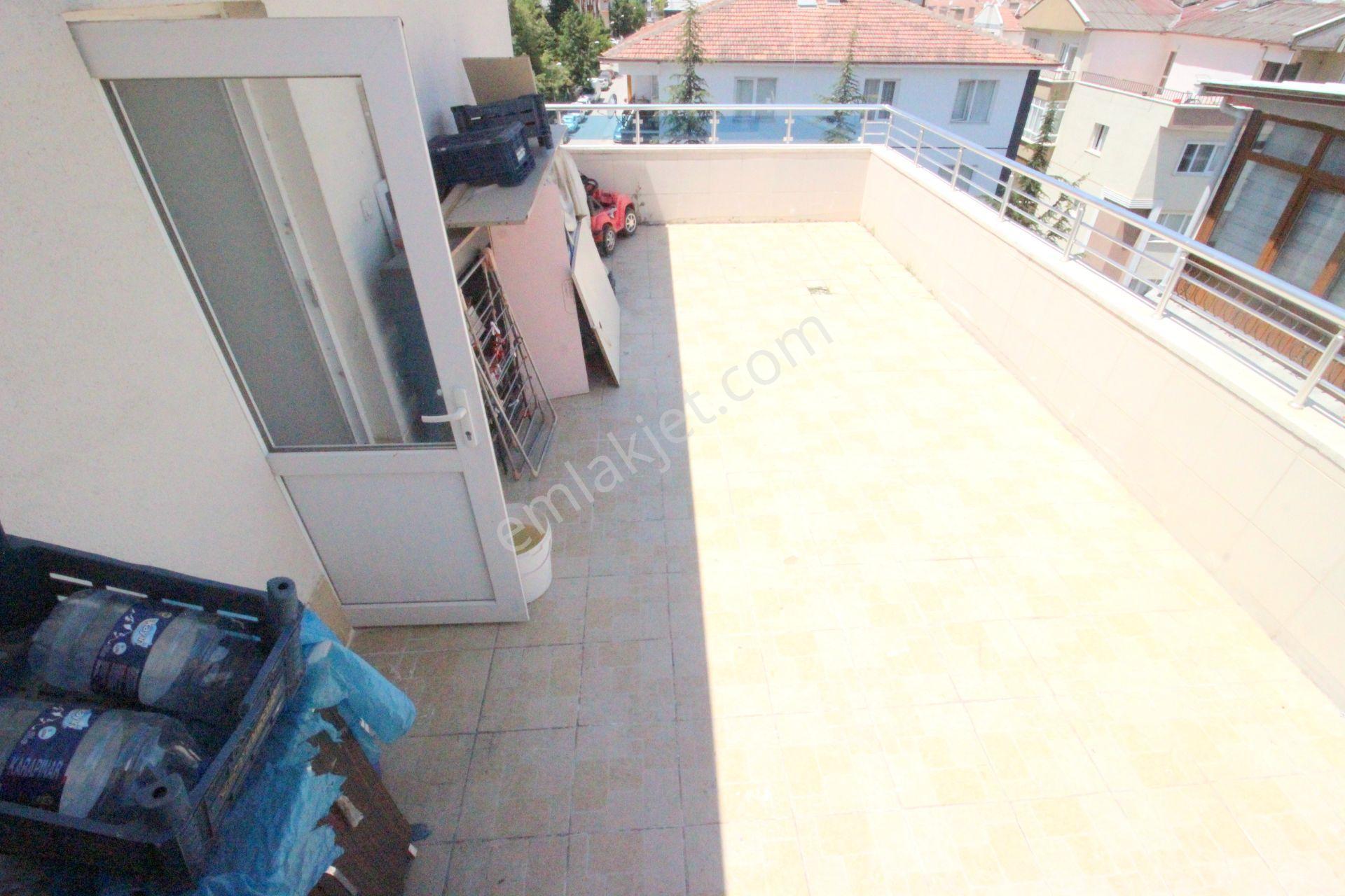 Hemdem Gayrimenkul'den Topçu'da 14.cadde Yanı Asansörlü Ön Cephe 5+2 Satılık Daire — fotoğraf 32