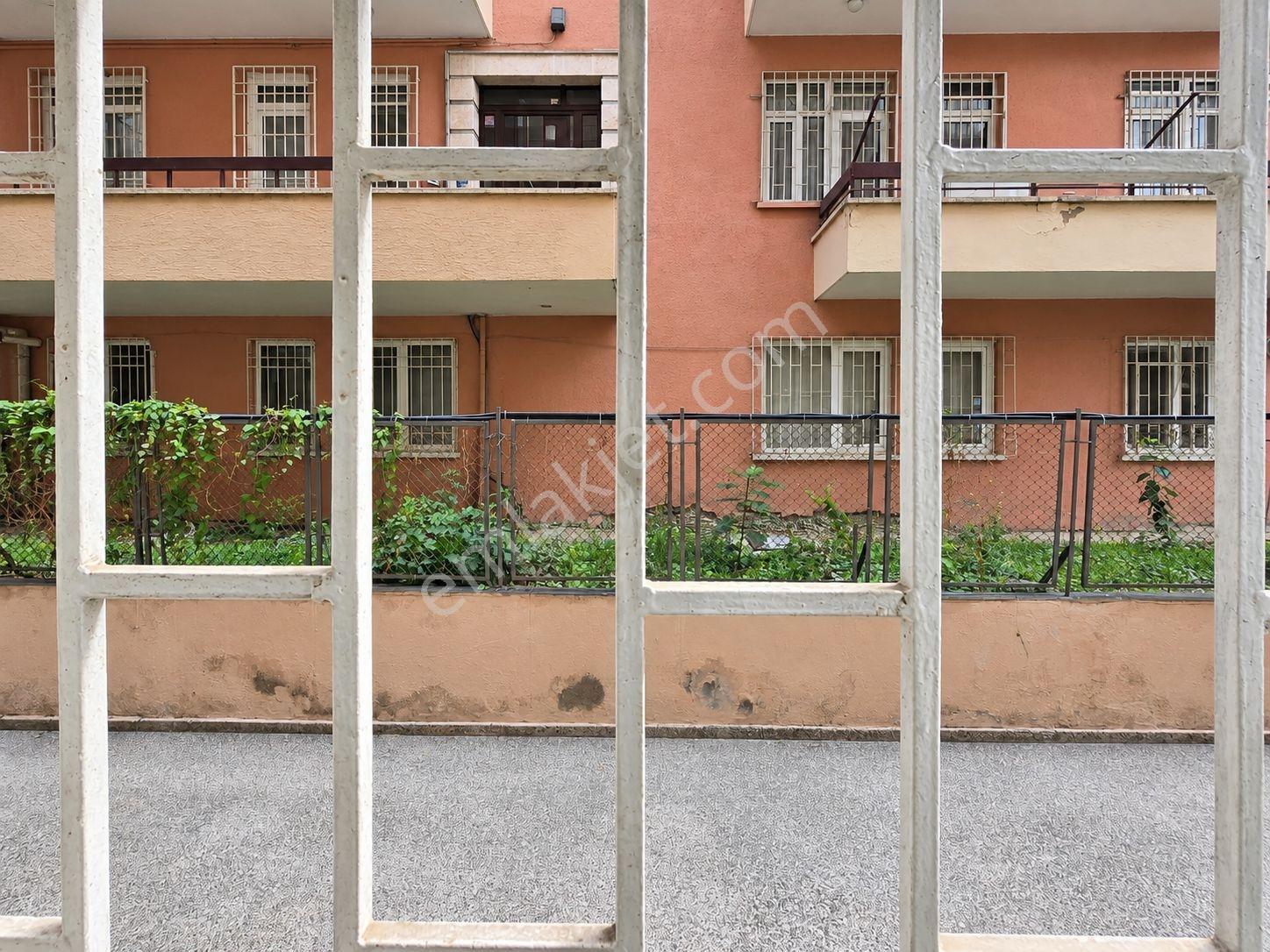 Başçavuş Sokakta Giriş Katta 1+1 Komple Yenilenmiş Satılık Daire — fotoğraf 17