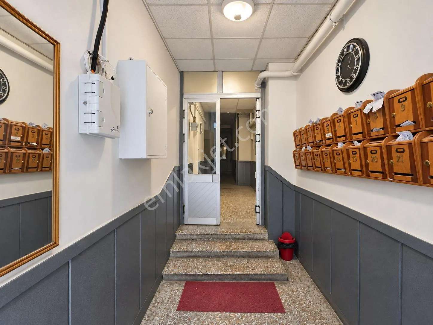 Başçavuş Sokakta Giriş Katta 1+1 Komple Yenilenmiş Satılık Daire — fotoğraf 49