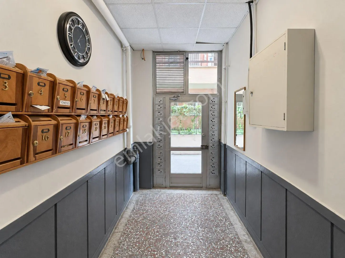 Başçavuş Sokakta Giriş Katta 1+1 Komple Yenilenmiş Satılık Daire — fotoğraf 50