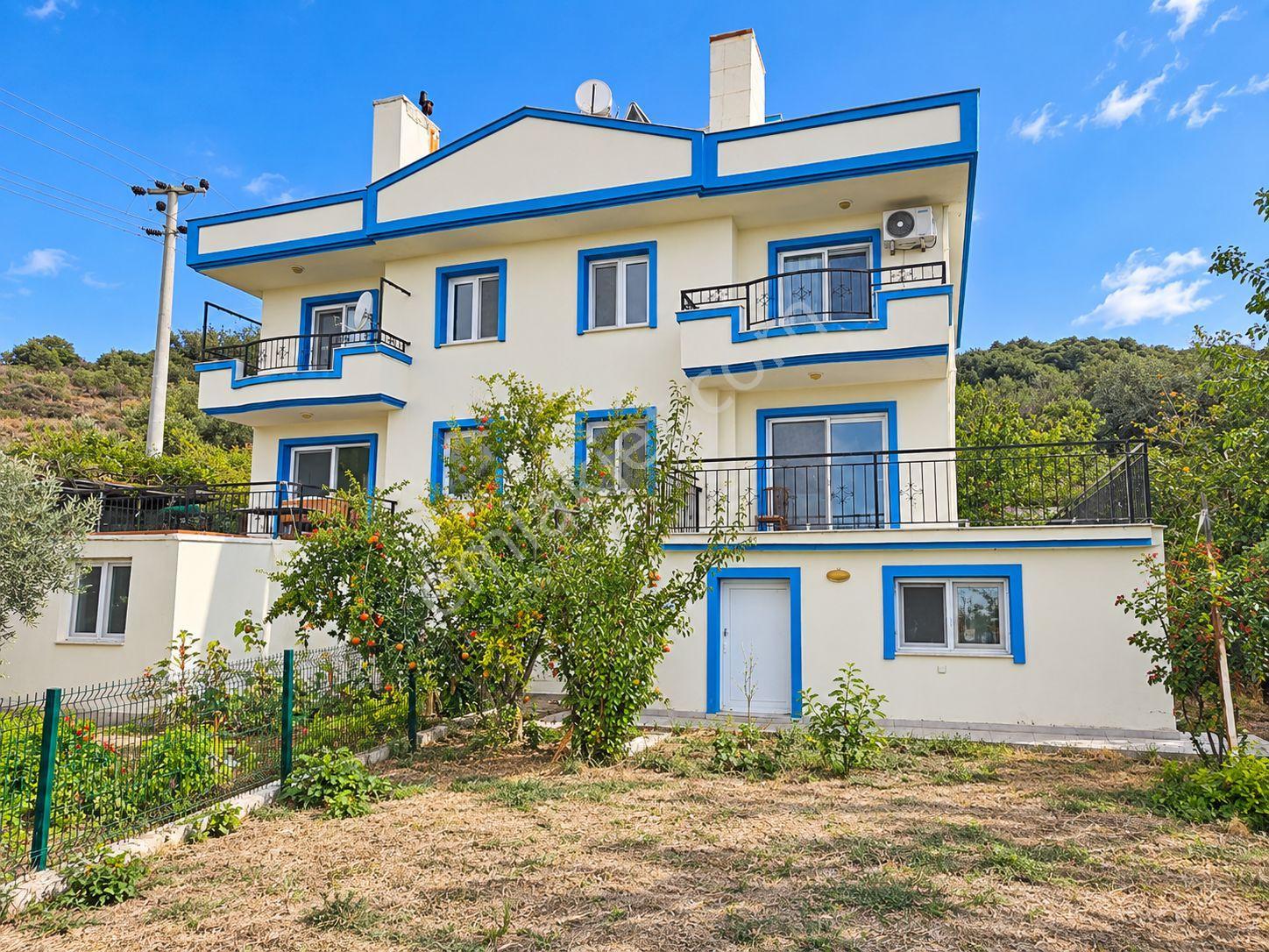 Karaburunda Denize 600 M | 466 M² Bahçeli | Manzaralı 6+1 Villa