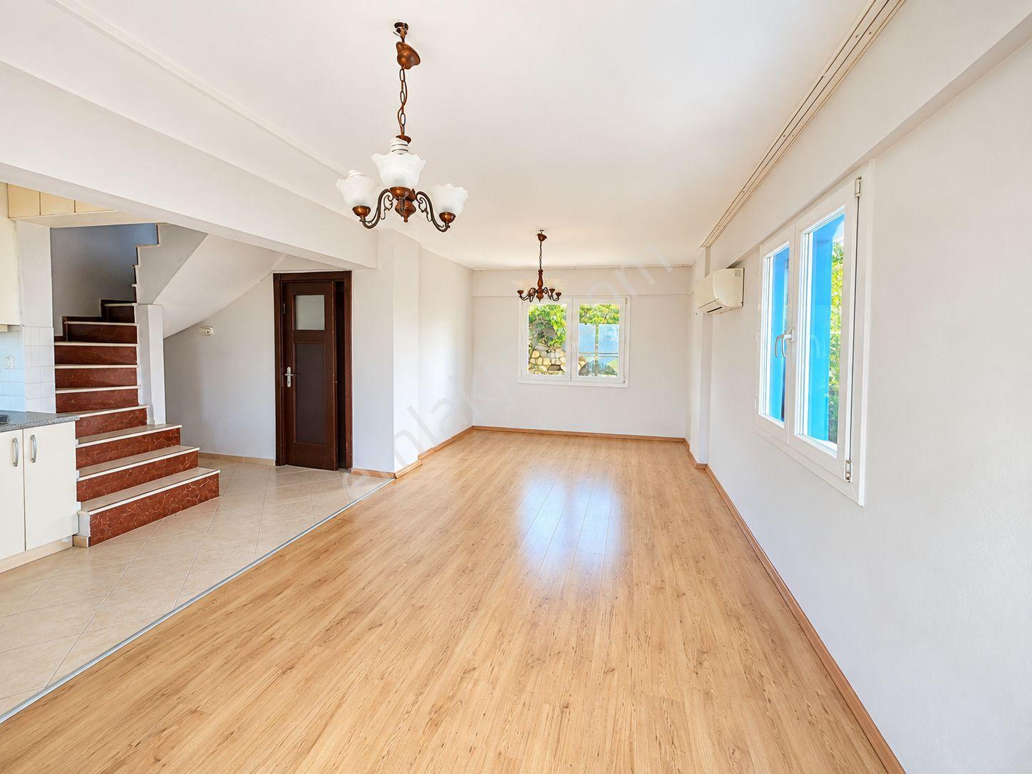Karaburunda Denize 600 M | 466 M² Bahçeli | Manzaralı 6+1 Villa — fotoğraf 7