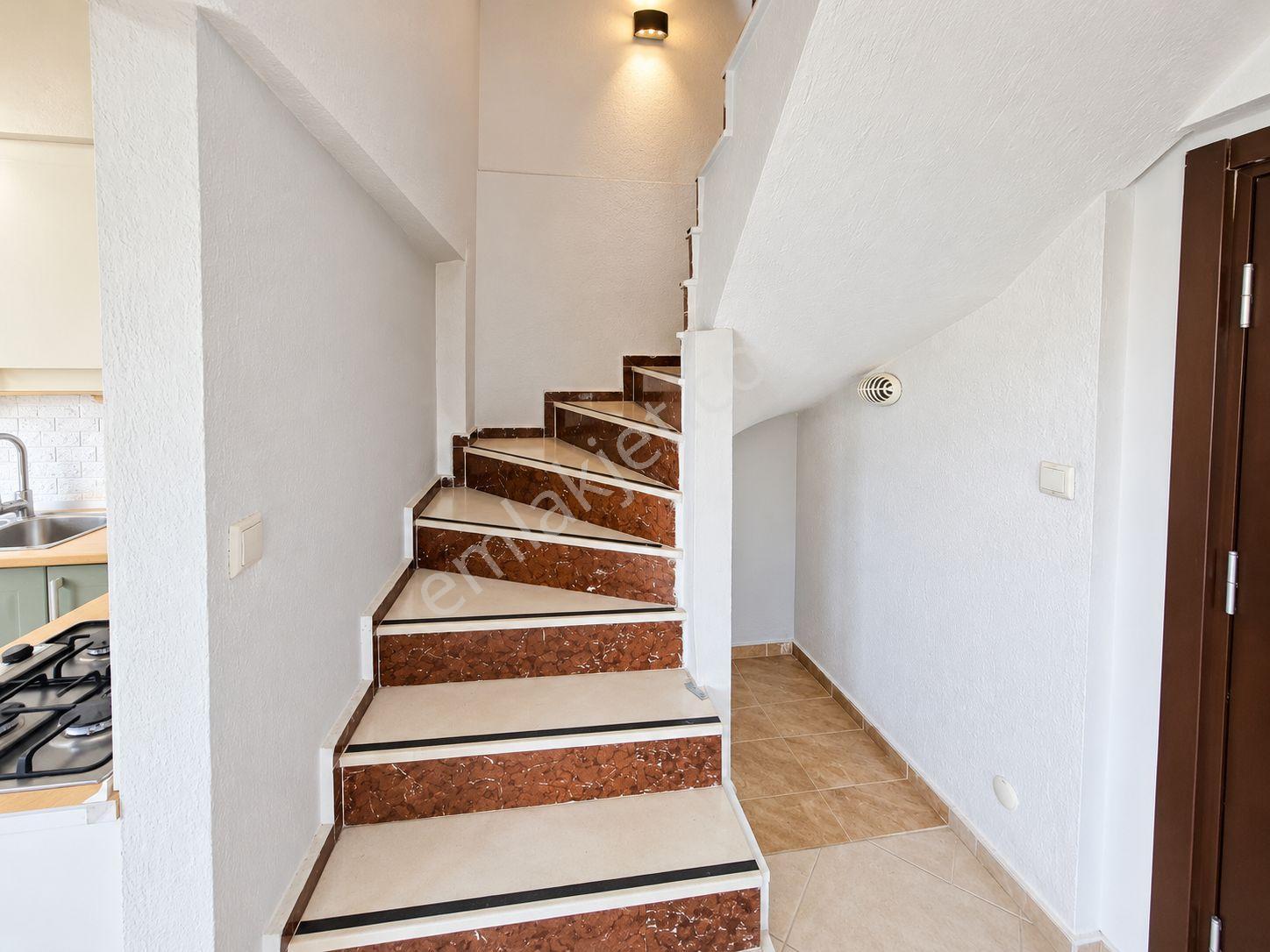 Karaburunda Denize 600 M | 466 M² Bahçeli | Manzaralı 6+1 Villa — fotoğraf 14
