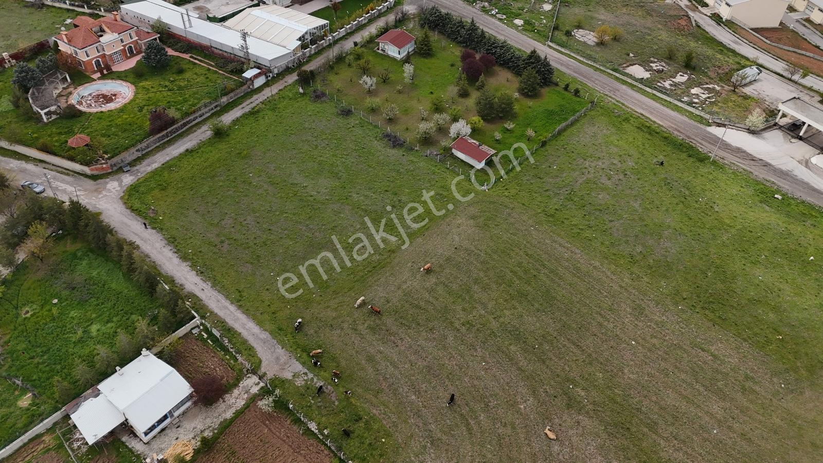 Gölbaşı Bahçelievler'de 3.000 M2 Köşe Parsel Satılık Arsa — fotoğraf 5