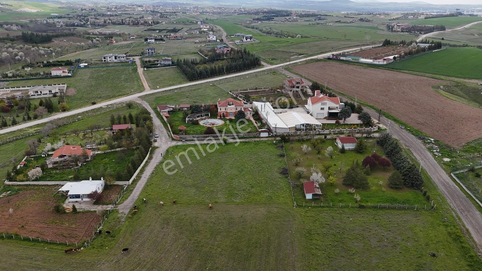 Gölbaşı Bahçelievler'de 3.000 M2 Köşe Parsel Satılık Arsa — fotoğraf 8