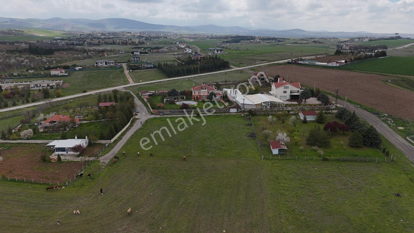 Gölbaşı Bahçelievler'de 3.000 M2 Köşe Parsel Satılık Arsa — fotoğraf 9