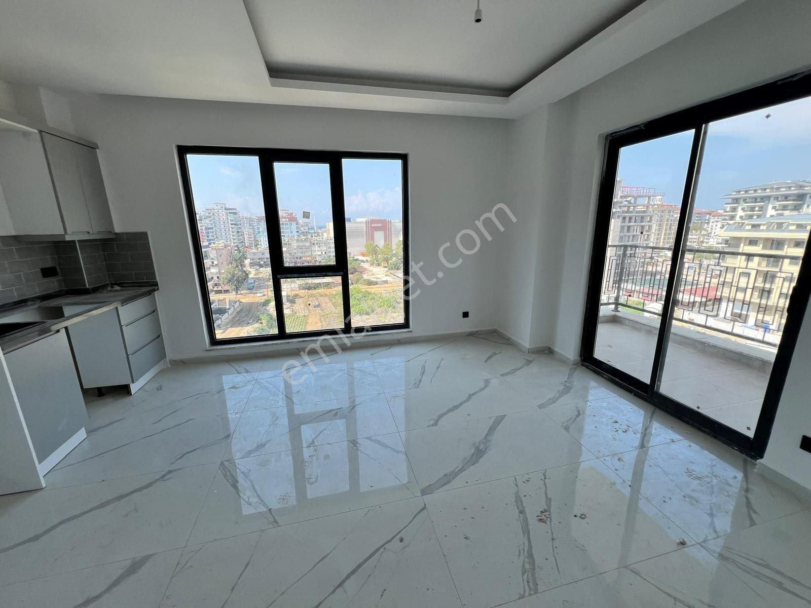 Alanya Mahmutlar’da Denize 650 M Lüks Komplekste 1+1 Daire — fotoğraf 3