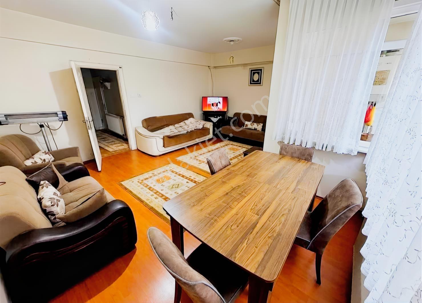 Güngören İnönü Cd Üstünde 2+1 95M2 Krediye Uygun Satılık Daire