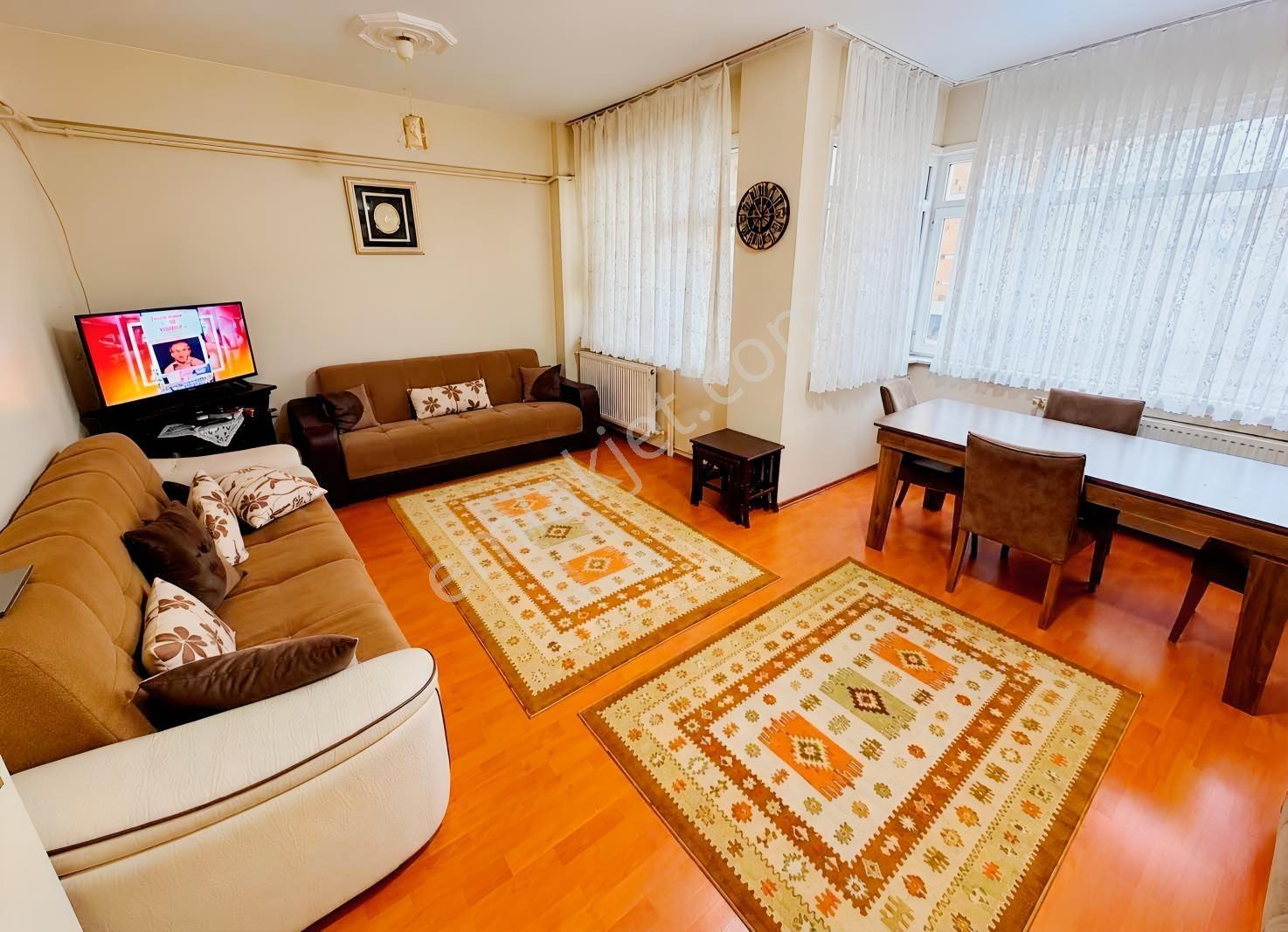 Güngören İnönü Cd Üstünde 2+1 95m2 Krediye Uygun Satılık Daire — fotoğraf 2
