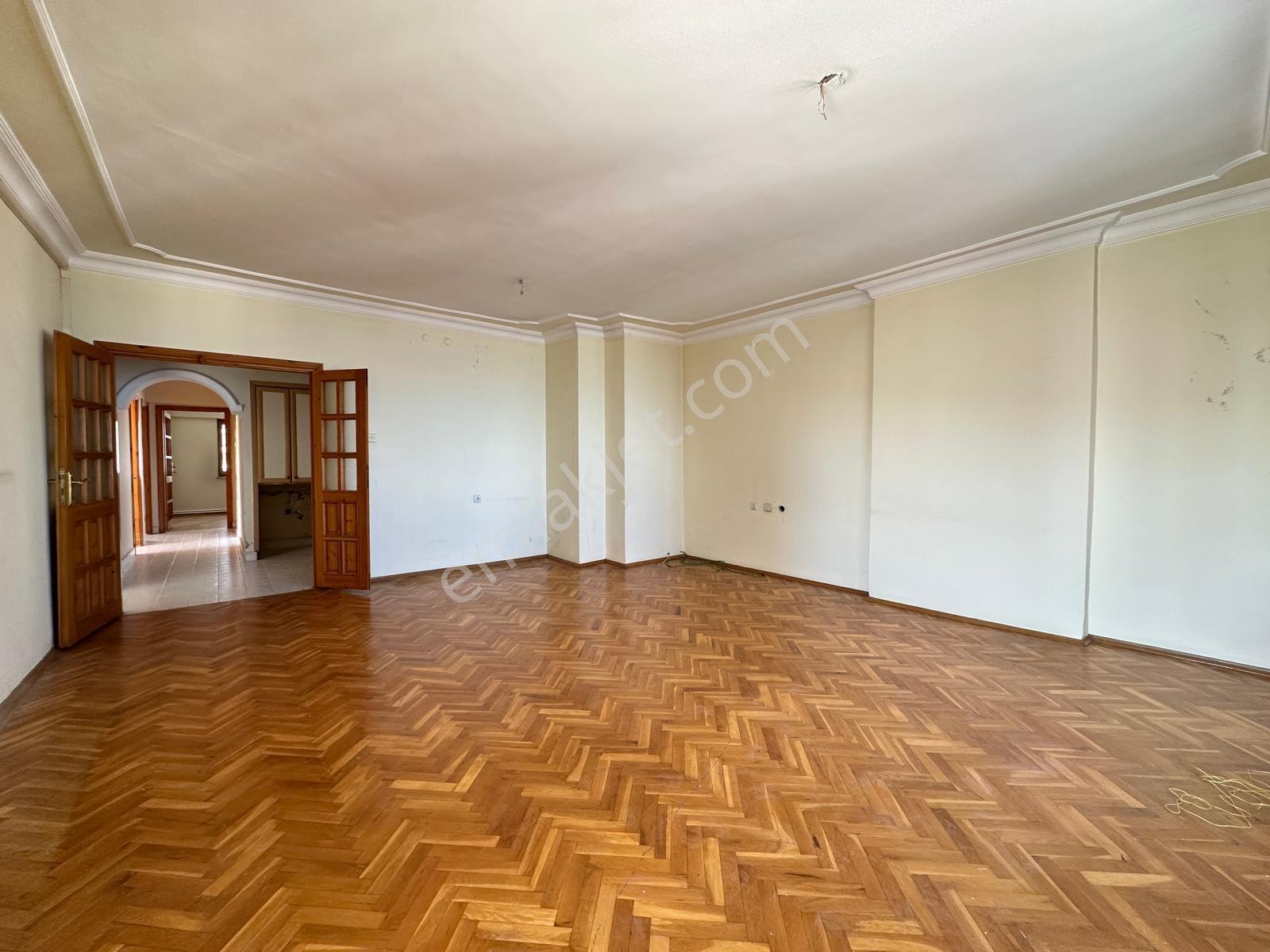 Redstone Şana'dan Beşirli Çınaraltı Sitesi Satılık 3+1 Daire — fotoğraf 12