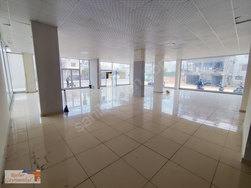 Yalınayak Çiftçiler Caddesi Üzerinde 660 M² Kiralık Geniş Dükkan — fotoğraf 12