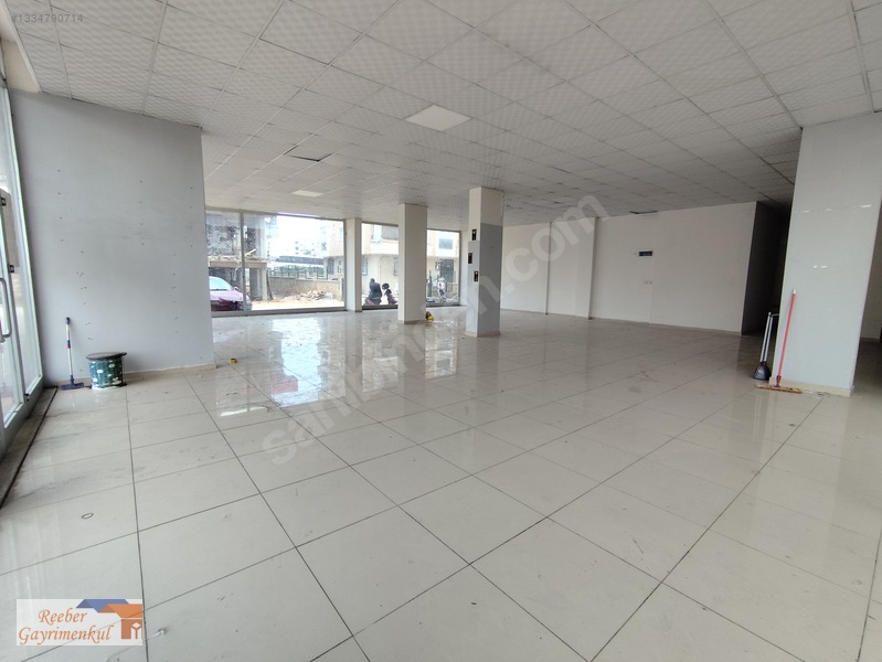 Yalınayak Çiftçiler Caddesi Üzerinde 660 M² Kiralık Geniş Dükkan — fotoğraf 19