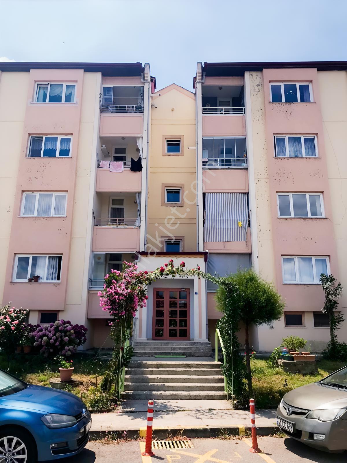 Kocaeli Karamürsel Kayacık Kalıcı Konutlarda Satılık 3+1 Daire
