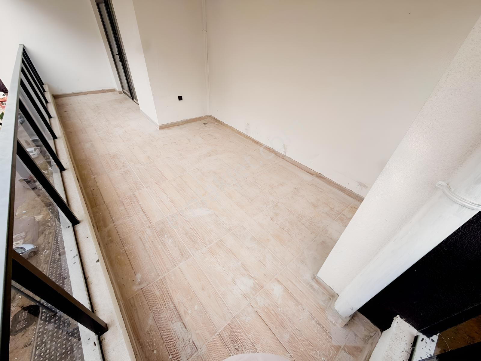 Albayrak Sıfır Site 5.kat Ön Cephe 135m2 Şehitler Cad.üzerin'de — fotoğraf 3