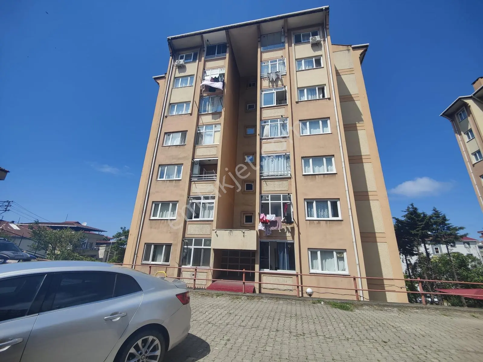 Redstone Dan Kaymaklı Toki De Deniz Manzaralı Satılık 2+1 Daire — fotoğraf 2