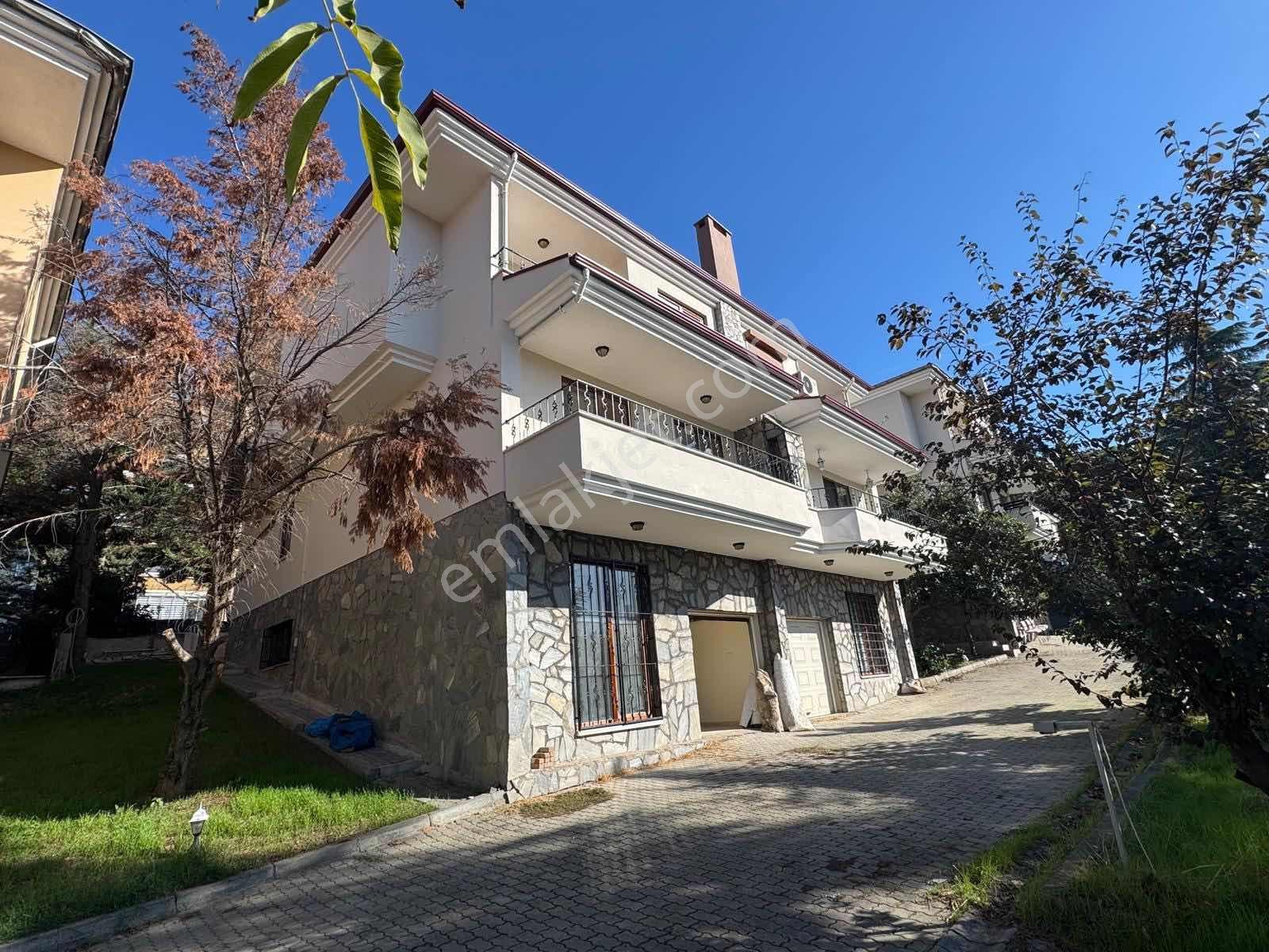 Çamlıcada 5+1 Villa — fotoğraf 4