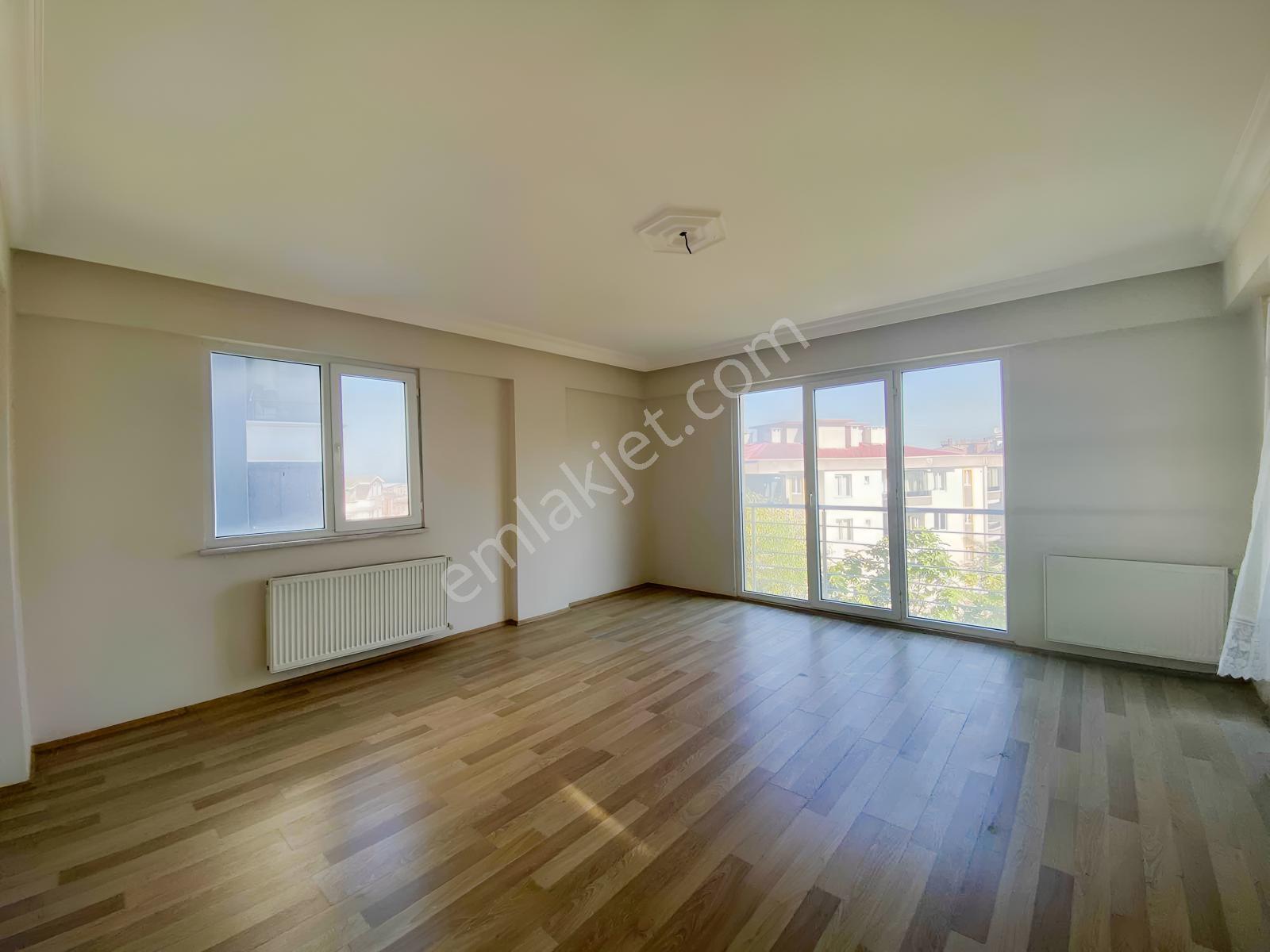 Revizyonplazadan Ömürevler Tranvaya Yürüme Mesafesinde 2+1 Daire — fotoğraf 4