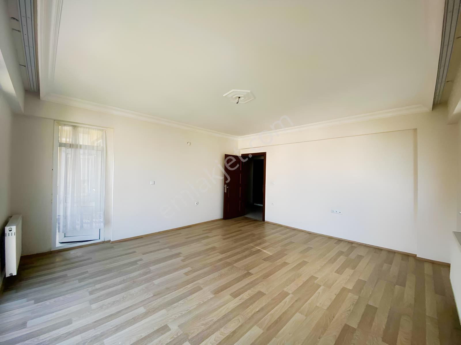 Revizyonplazadan Ömürevler Tranvaya Yürüme Mesafesinde 2+1 Daire — fotoğraf 6