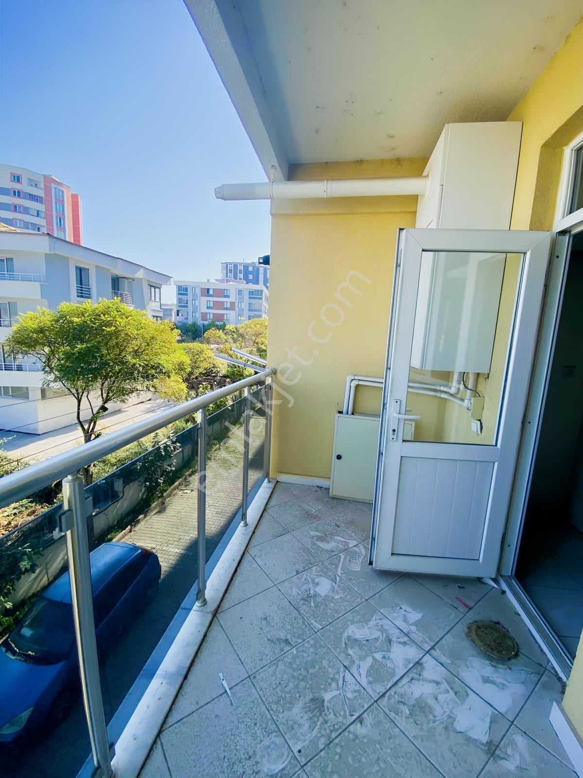 Revizyonplazadan Ömürevler Tranvaya Yürüme Mesafesinde 2+1 Daire — fotoğraf 8