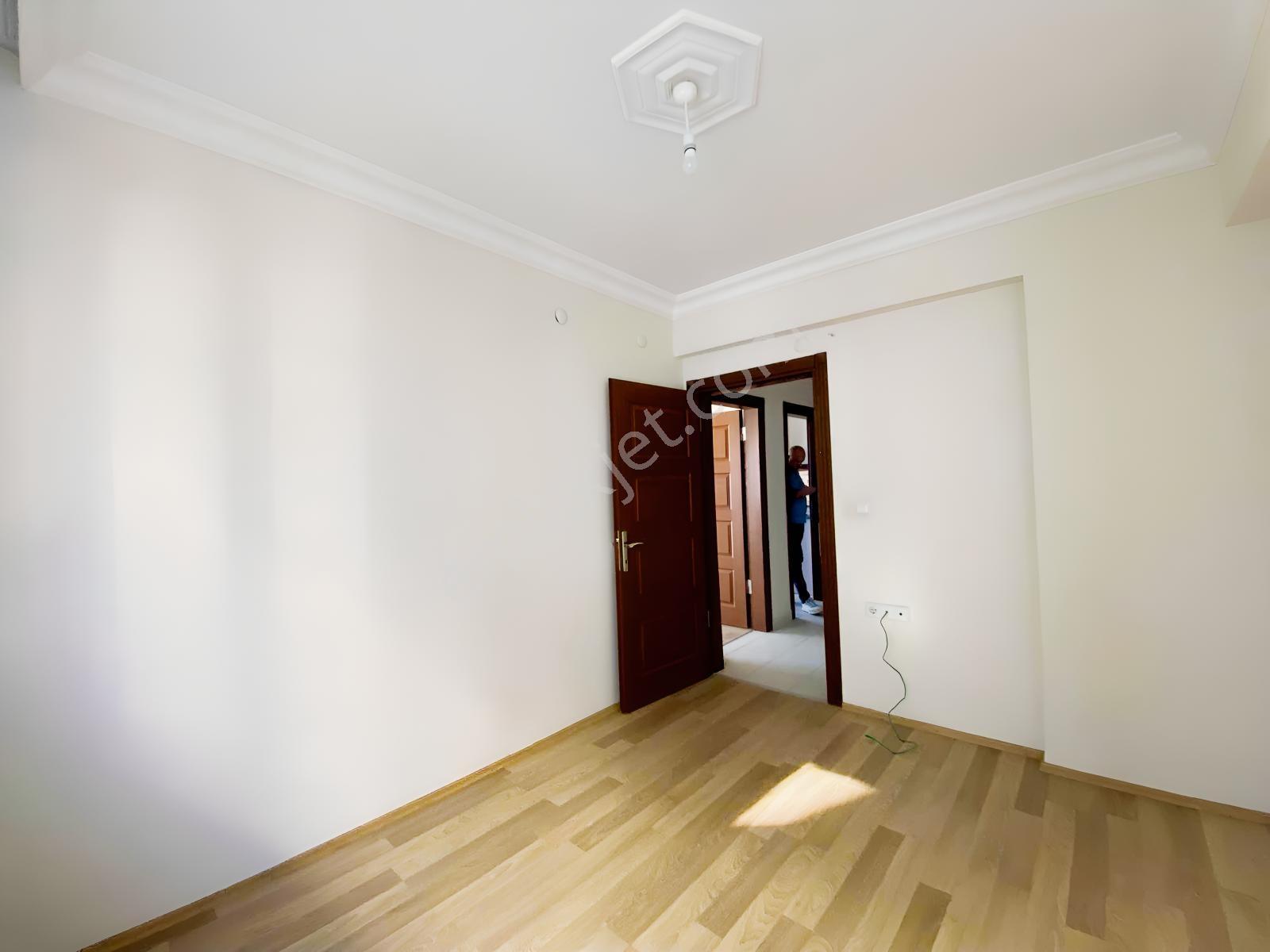 Revizyonplazadan Ömürevler Tranvaya Yürüme Mesafesinde 2+1 Daire — fotoğraf 12