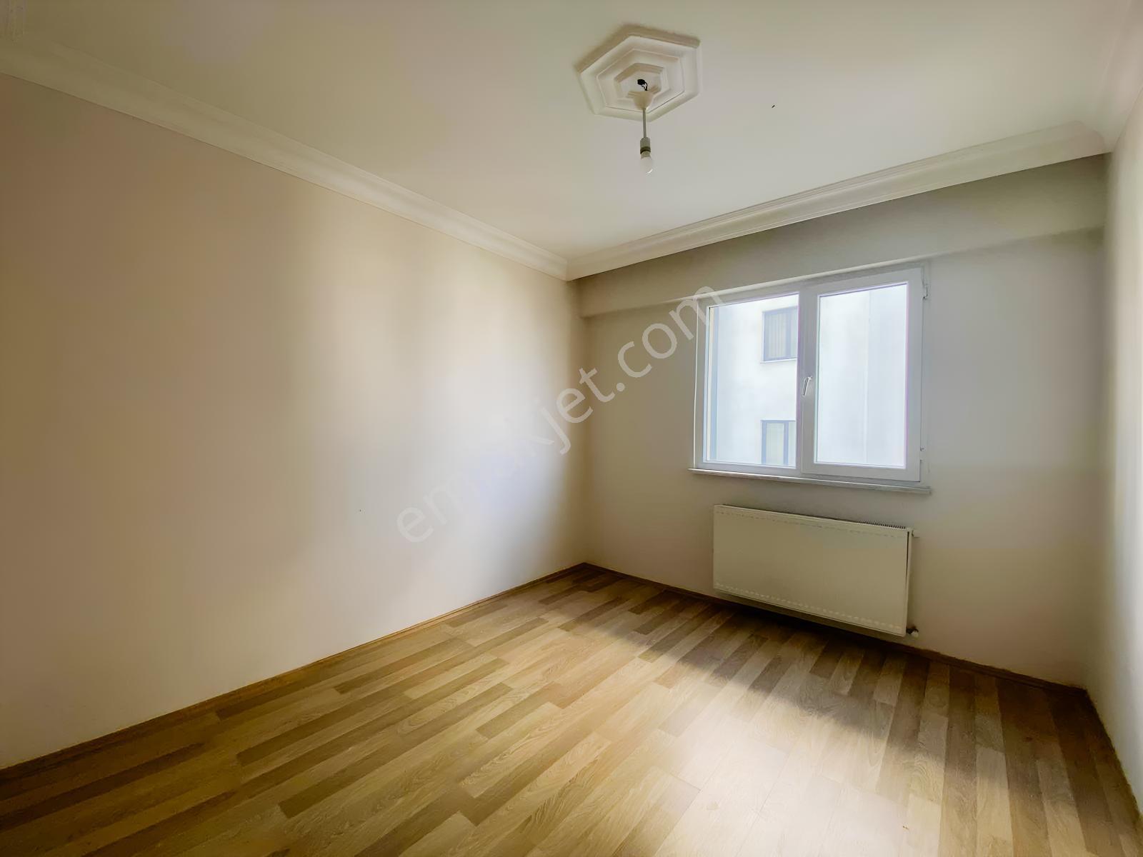 Revizyonplazadan Ömürevler Tranvaya Yürüme Mesafesinde 2+1 Daire — fotoğraf 15