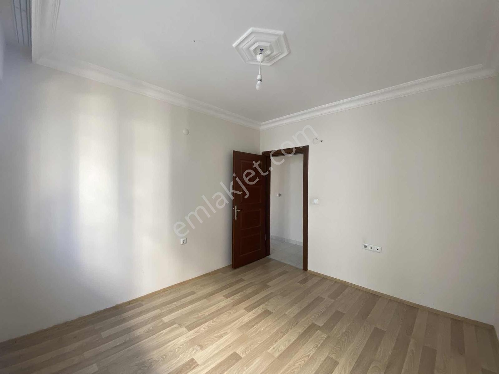 Revizyonplazadan Ömürevler Tranvaya Yürüme Mesafesinde 2+1 Daire — fotoğraf 17