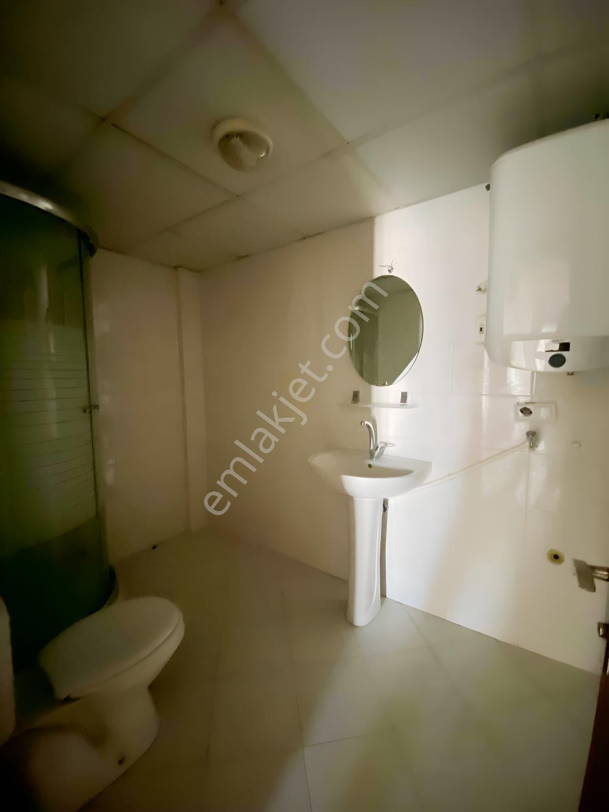 Revizyonplazadan Ömürevler Tranvaya Yürüme Mesafesinde 2+1 Daire — fotoğraf 18