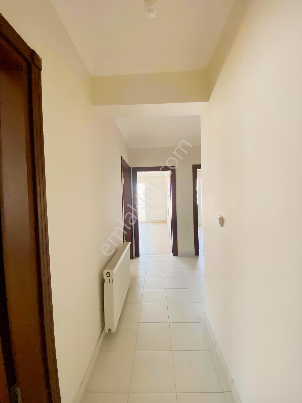 Revizyonplazadan Ömürevler Tranvaya Yürüme Mesafesinde 2+1 Daire — fotoğraf 21