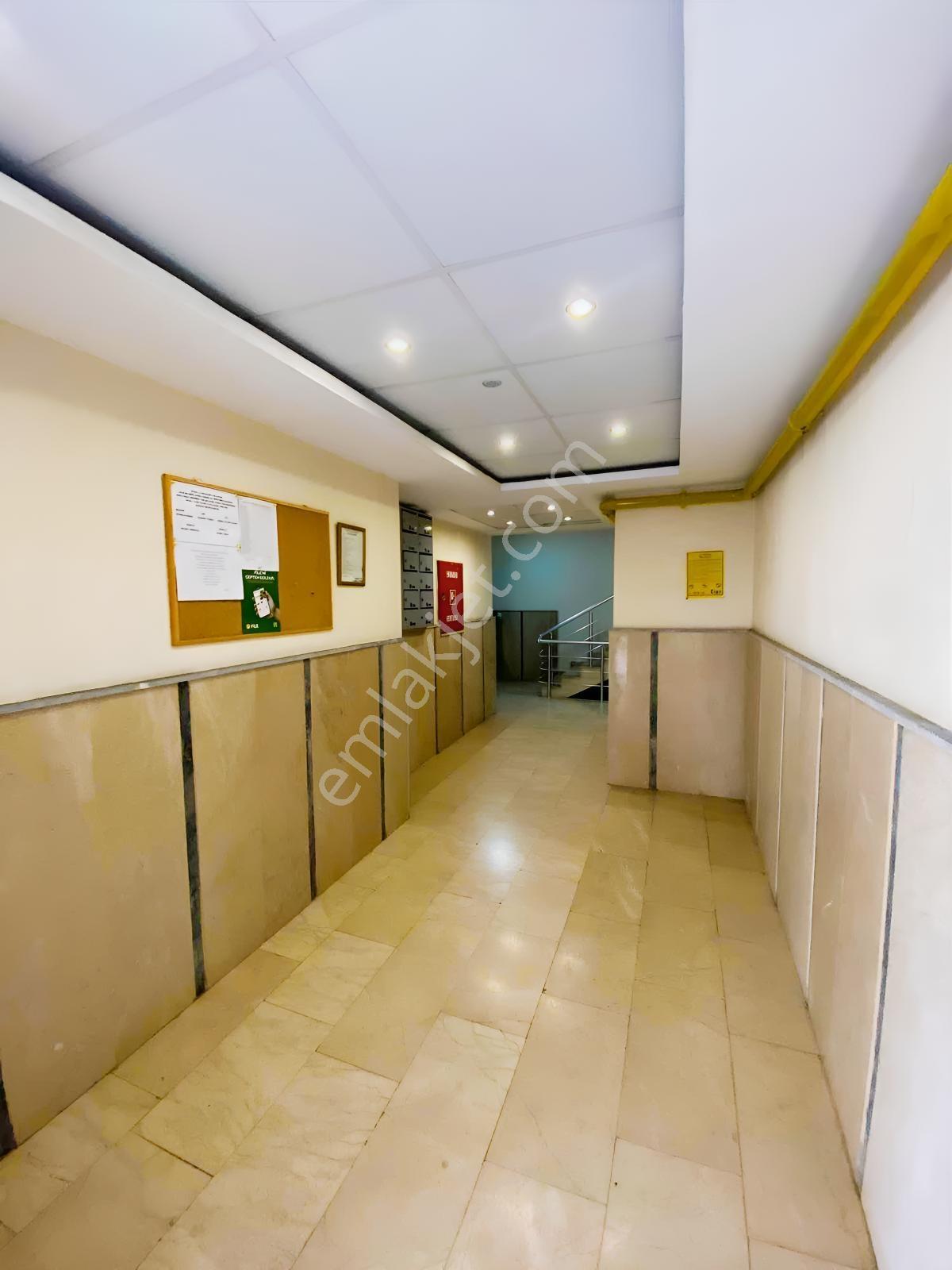 Revizyonplazadan Ömürevler Tranvaya Yürüme Mesafesinde 2+1 Daire — fotoğraf 30