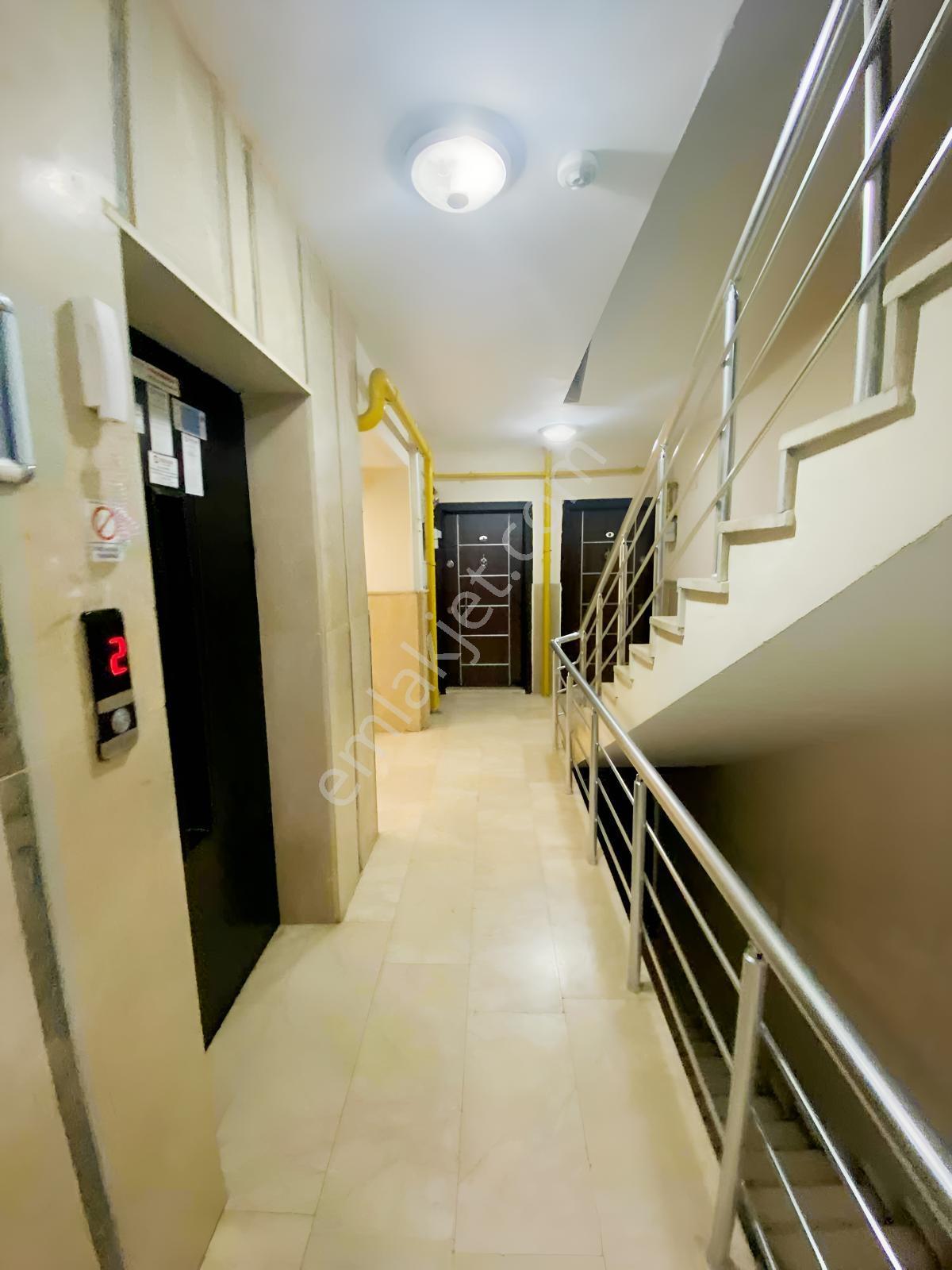 Revizyonplazadan Ömürevler Tranvaya Yürüme Mesafesinde 2+1 Daire — fotoğraf 31