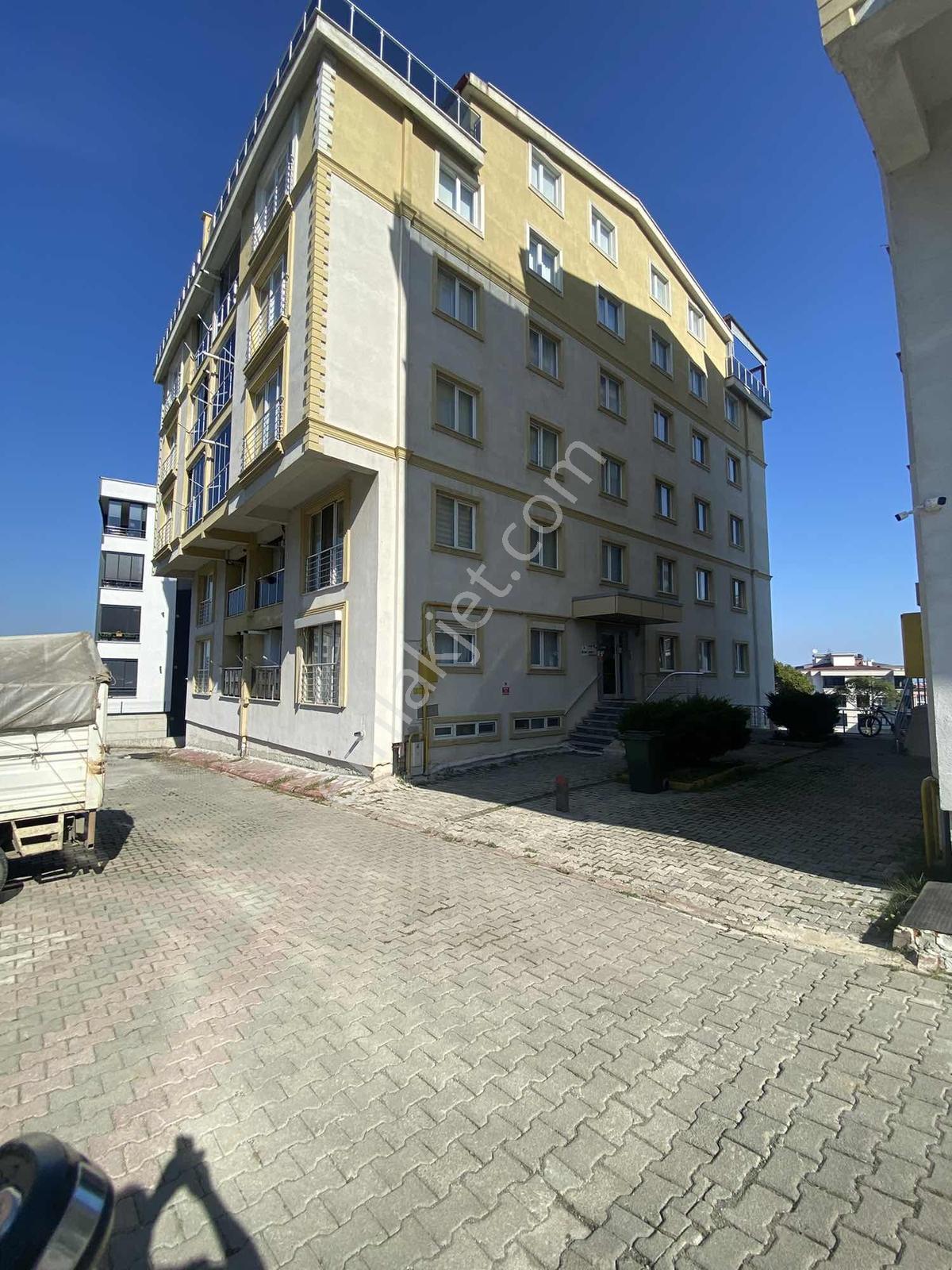 Revizyonplazadan Ömürevler Tranvaya Yürüme Mesafesinde 2+1 Daire — fotoğraf 35